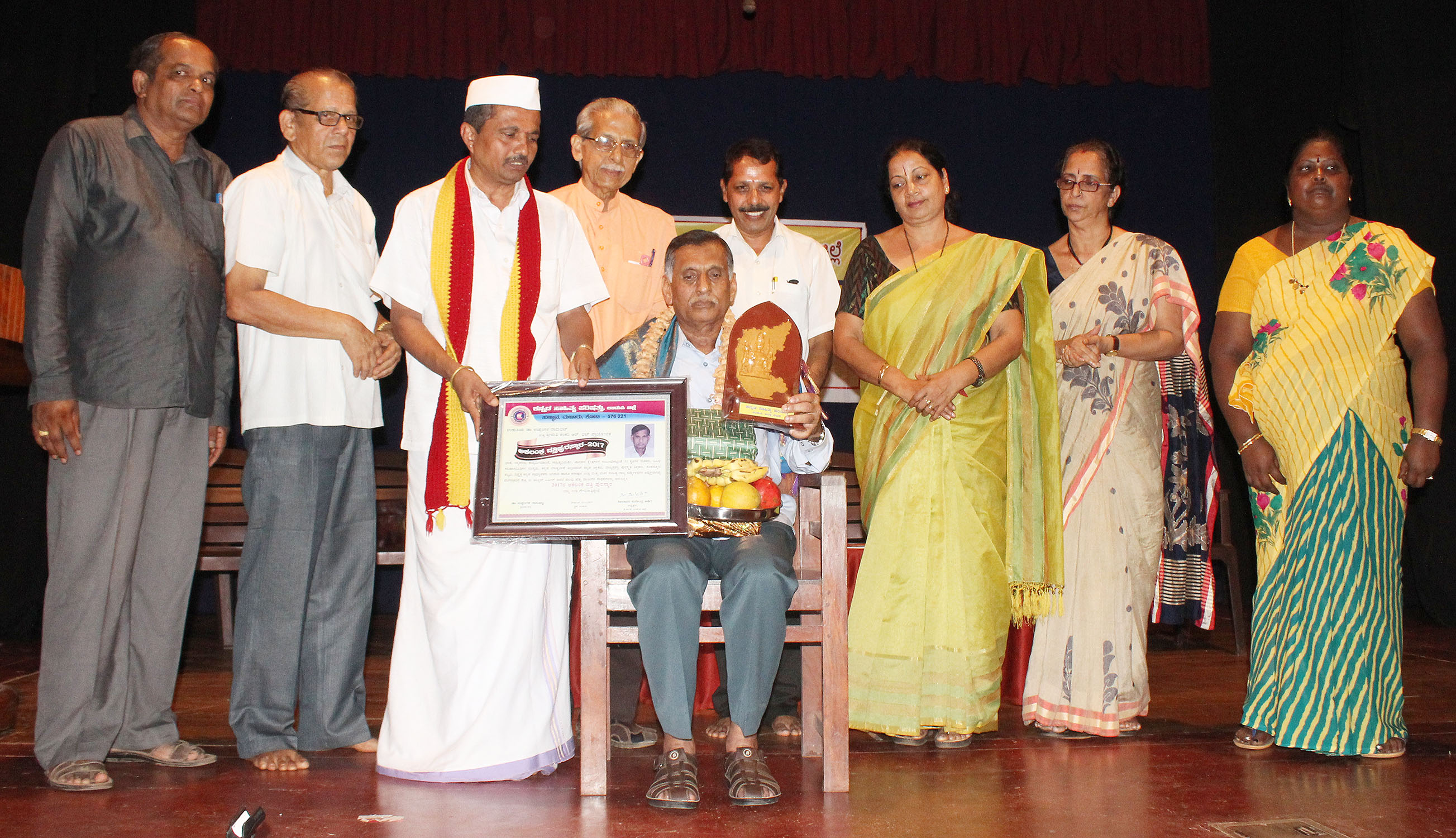 ಸಾಹಿತಿ ಪ್ರೊ.ಅಬ್ದುಲ್ ಬಶೀರ್‌ಗೆ ‘ಅಕಲಂಕ ಪ್ರಶಸ್ತಿ’ ಪ್ರದಾನ